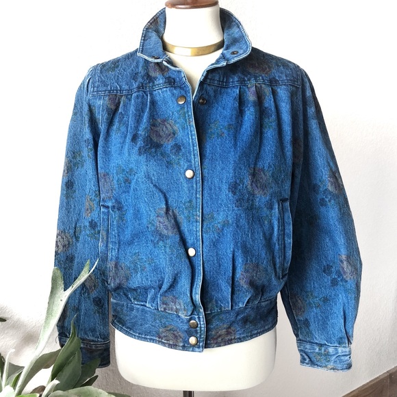 Vintage Jackets & Blazers - SOLD ON DEPOP🌹80s Rose Print Puffy Jacket